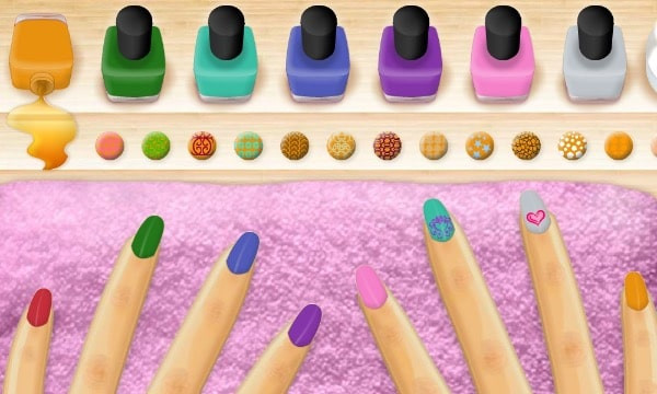 Miley Manicure Game Interface